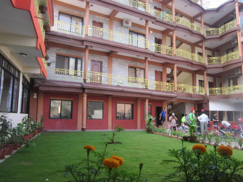 Golden Gate Hotel Pokhara Dış mekan fotoğraf