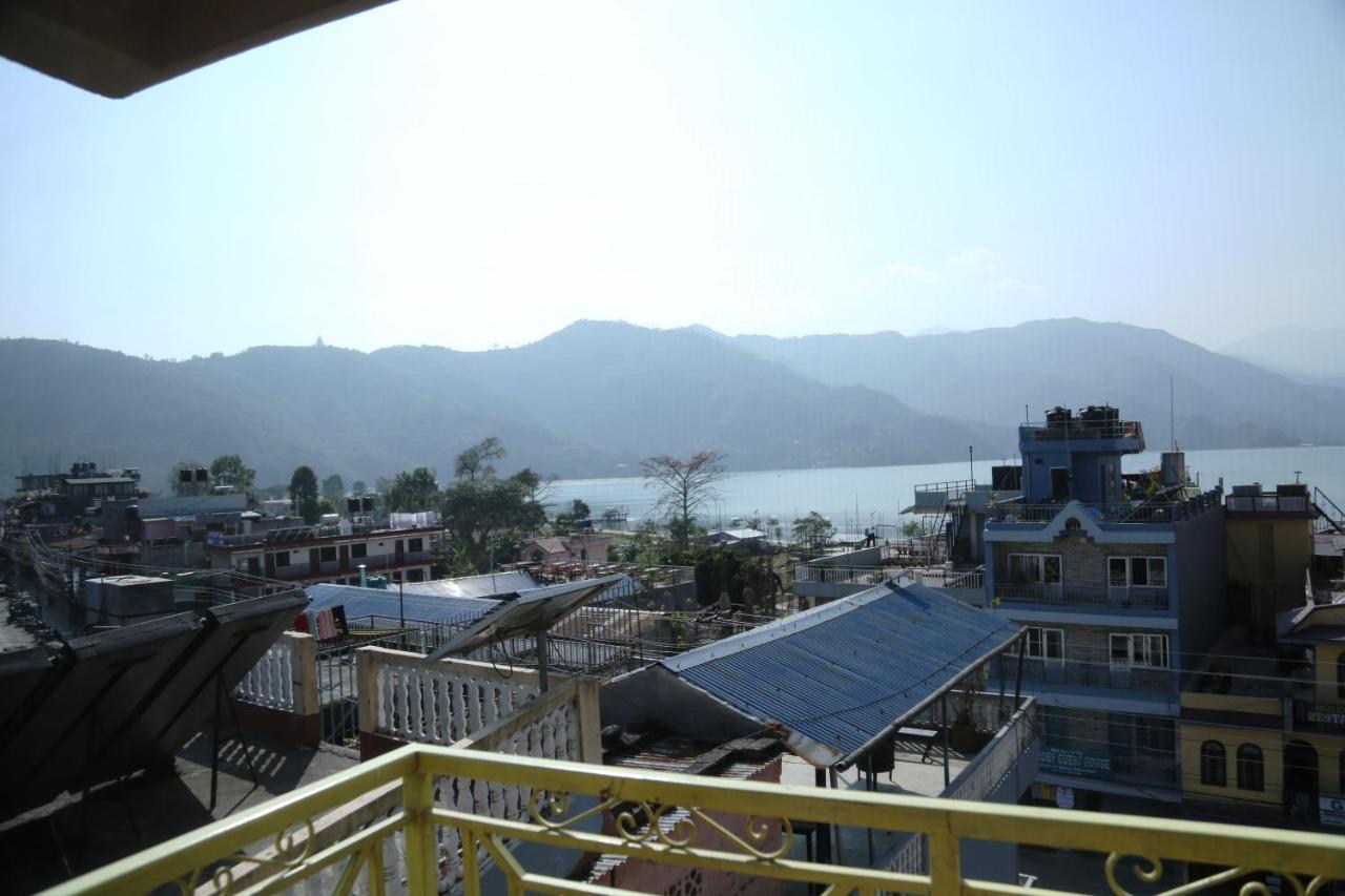 Golden Gate Hotel Pokhara Dış mekan fotoğraf